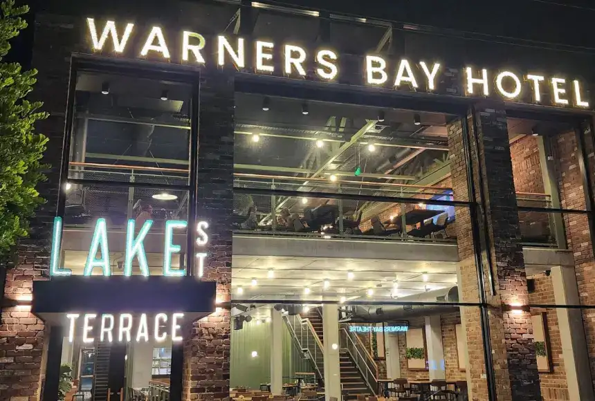 Warners Bay Hotel Bayside Brasserie